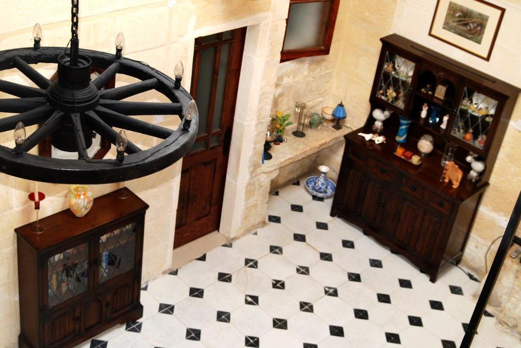 Anna Karistu Accommodation Kerċem Esterno foto