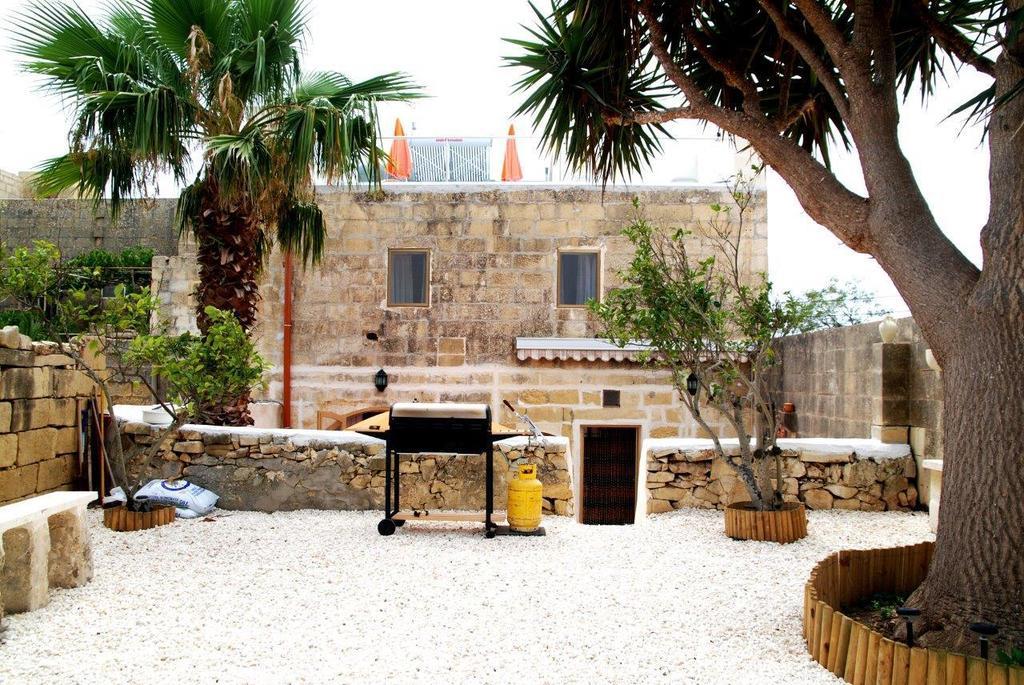 Anna Karistu Accommodation Kerċem Esterno foto
