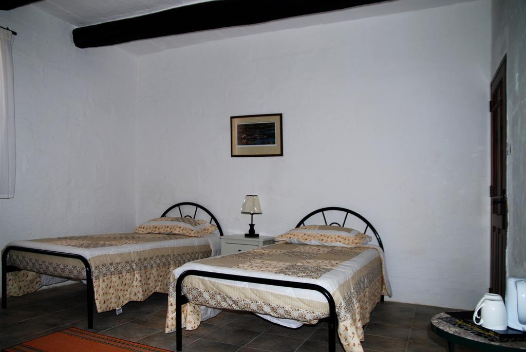 Anna Karistu Accommodation Kerċem Esterno foto